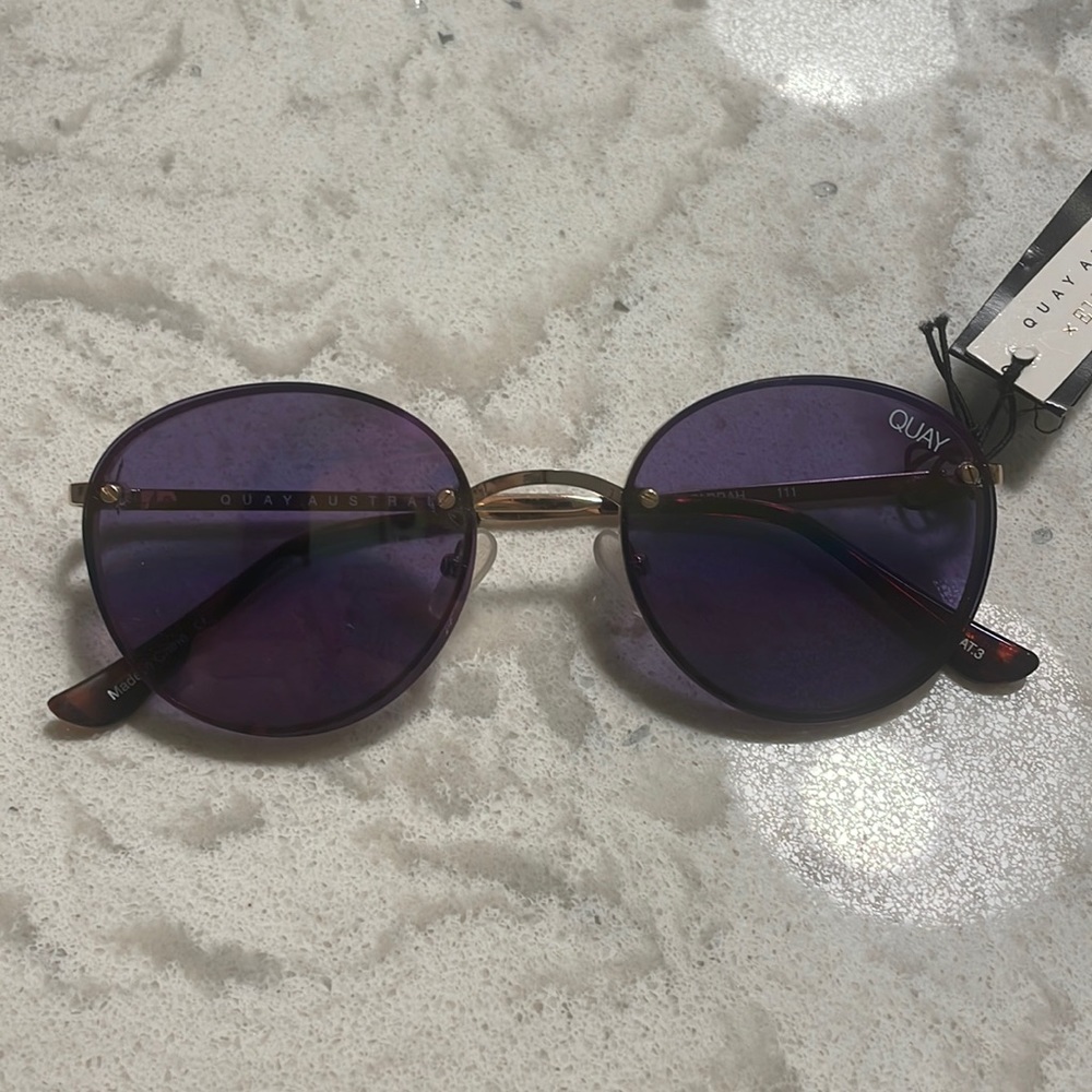 BRAND NEW: Quay Sunglasses - Purple Iridescent